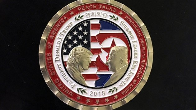 Pamtn mince vydan pi pleitosti schzky Donalda Trumpa a Kim ong-una. Summit se ml konat 12. ervna v Singapuru.