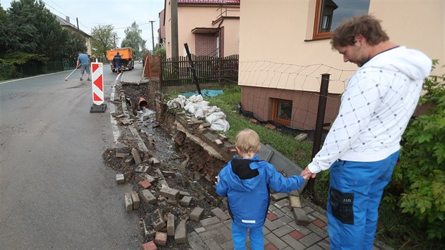 Vydatný déšť zvedl ve Středních Čechách hladinu vodních toků. (25. května 2018)