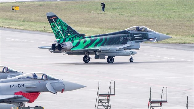 Cvien tygch letek NATO v polsk Poznani. Letoun Ghost Tiger (Eurofighter Typhoon) 74. taktick letky z bavorskho Neuburgu zvtzil v doprovodn souti o nejlep kamufl