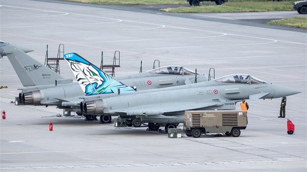 Cvien tygch letek NATO v polsk Poznani. Letouny Eurofighter italskho letectva