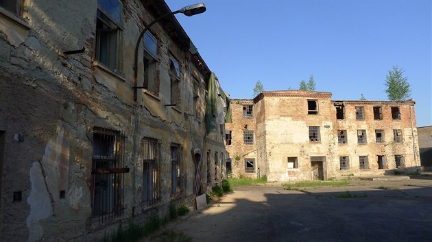 Tbor v Brnnci, do kterho se pesthovali vzni ze zruenho polskho tbora. Tovrnu Oskara Schindlera proslavil film Stevena Spielberga Schindlerv seznam.