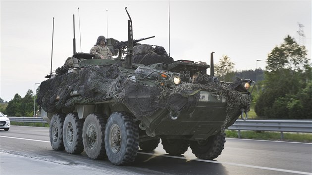 První vozy amerického vojenského konvoje, který míří přes Česko na cvičení Saber Strike 2018 v Pobaltí, vjely na území ČR přes hraniční přechod Rozvadov (29. května 2018).