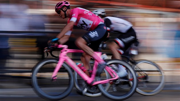 Chris Froome bhem posledn etapy Giro dItalia.