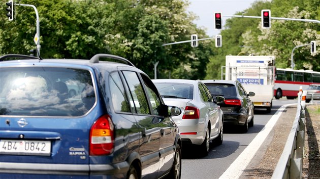 idii si stuj, e nov semafory na brnnsk Star dlnice vrazn ztily prjezd frekventovanou kiovatkou s ulicemi Kohoutovick a ebtnsk.