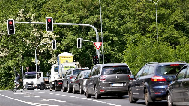 idii si stuj, e nov semafory na brnnsk Star dlnice vrazn ztily prjezd frekventovanou kiovatkou s ulicemi Kohoutovick a ebtnsk.
