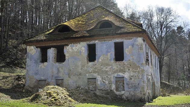 Historie Hluchého mlýna v údolí Stařečského potoka se začala psát od 16. století.