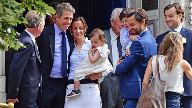 Hugh Grant se oženil 26. května 2018. Vzal si matku svých dětí Annu Ebersteinovou.