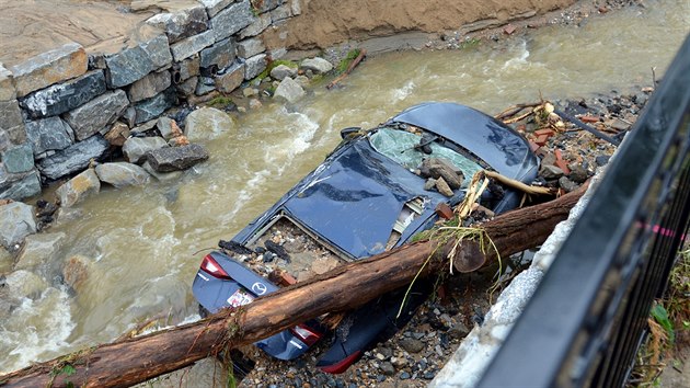 Město Ellicott City v americkém státě Maryland po dvou letech znovu poničila blesková povodeň. (28. května 2018)