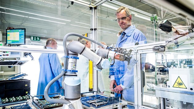 Nmeck koncern Siemens roziuje v nov vrobn hale v Trutnov vrobu startr elektromotor (18.5.2018).