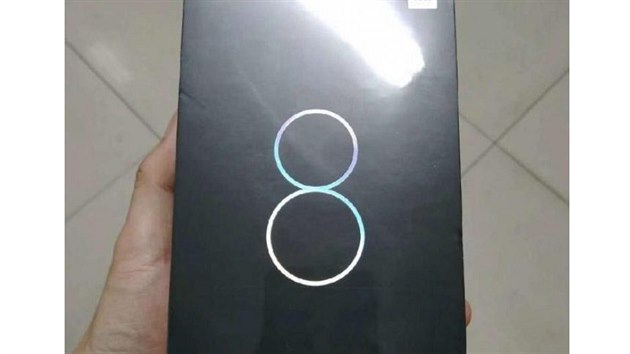 Balen smartphonu Xiaomi Mi 8