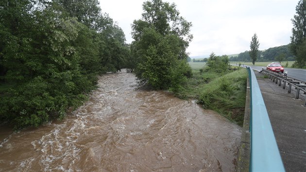 V Zajeov na Berounsku byly v ptek rno zrueny vechny povodov stupn, hladiny vrazn klesly i na dalch tocch. (25.5.2018) 