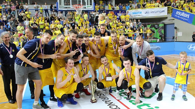 Opavští basketbalisté coby čeští vicemistři
