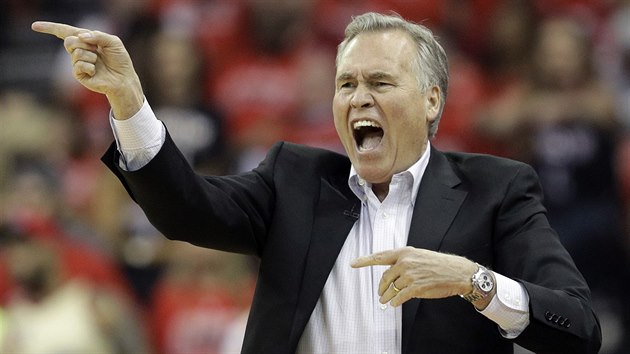 Mike DAntoni se sna usmrnit hre Houstonu v rozhodujcm zpase s Golden State