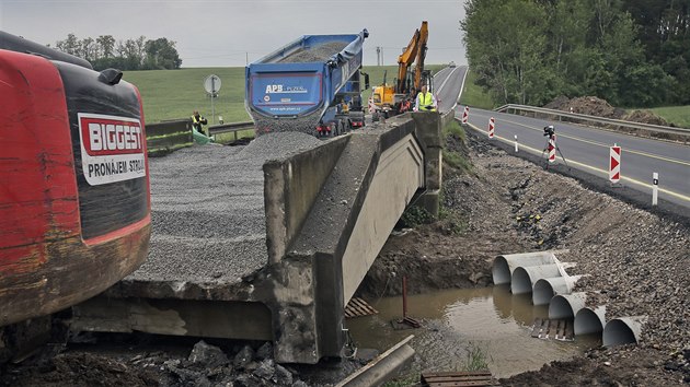 Zátěžový test mostu na Domažlicku. (25. 5. 2018)