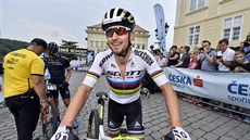 Mistr svta Nino Schurter musel pi premiée na Praských schodech eit spadlý...