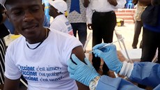 O�kovací kampa� v m�st� Mbandaka na severozápad� Konga (27. kv�tna 2018).