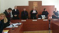 Pedsedkyn senátu Mstského soudu v Praze Lenka Cihláová vyhlauje rozsudek...
