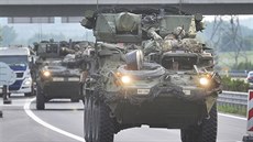 První vozy amerického vojenského konvoje, který míří přes Česko na cvičení... | na serveru Lidovky.cz | aktuální zprávy