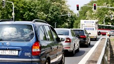 Řidiči si stěžují, že nové semafory na brněnské Staré dálnice výrazně ztížily...