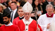 Pape Frantiek pi svatoduní mi v bazilice svatého Petra (20. kvtna 2018).