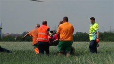 Pražského popeláře převezli záchranáři do nemocnice vrtulníkem. Má částečně...