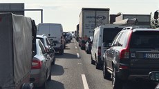 Kolona na D1 narostla na víc ne patnáct kilometr. (24.5.2018)