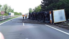 �idi� kamionu na D46 u Prost�jova nedobrzdil p�ed kolonou, narazil do dvou...