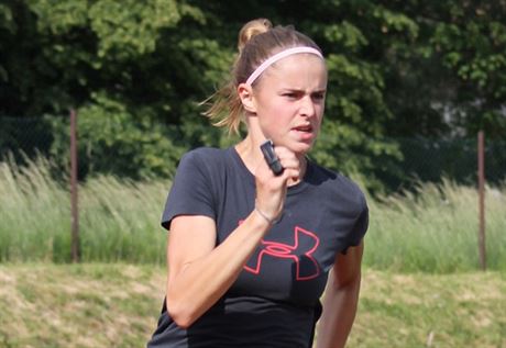Jihlavská atletka Lucie Pertlíková usiluje o limit, který by jí zajistil start...