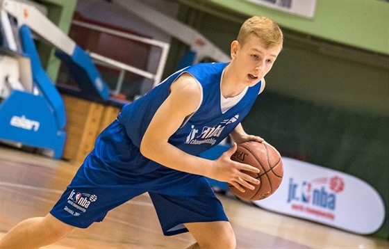 Dvanáctiletý písecký basketbalista Josef Svoboda na kempu Jr. NBA ve slovinském...