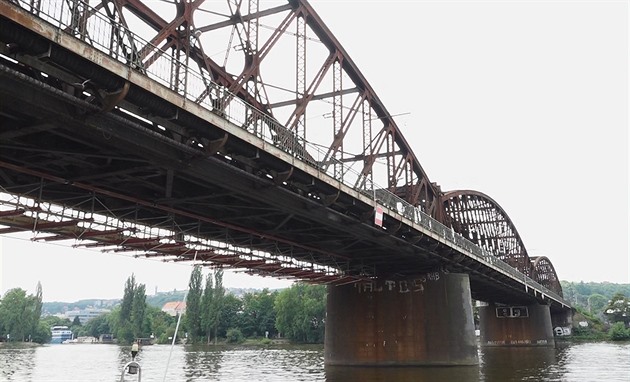 Na Výtoni dvě koleje nestačí. Studie spolku je chybná, míní zástupci Prahy a SŽ