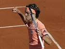 Nmecký tenista Alexander Zverev slaví postup do tetího kola Roland Garros.