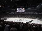 Atmosféra v arén Las Vegas bhem prvního utkání finále Stanley Cupu proti...