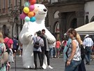Obí maskot medvda podle nkterých turist hyzdí památkovou zónu metropole