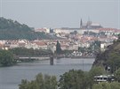 Z vyhlídkové ve Podolské vodárny je vidt na Praský hrad, Vyehrad a v...