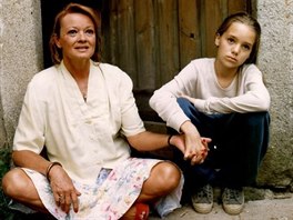 Jana Brejchová a Lucie Vondrá�ková ve filmu Hrad z písku (1994)