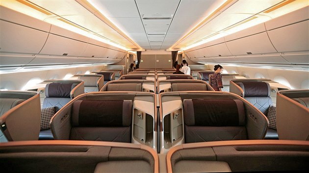 Business class letadla Airbus A350-900, kter spolenost Singapore Airlines nasazuje na dlouh lety.