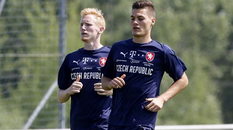 Patrik Schick (vpravo) a Václav Jemelka na tréninku fotbalové reprezentace...