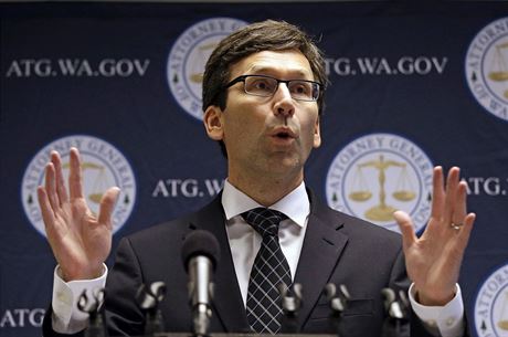 Vrchní státní zástupce státu Washington, Bob Ferguson, na tiskové konferenci v...