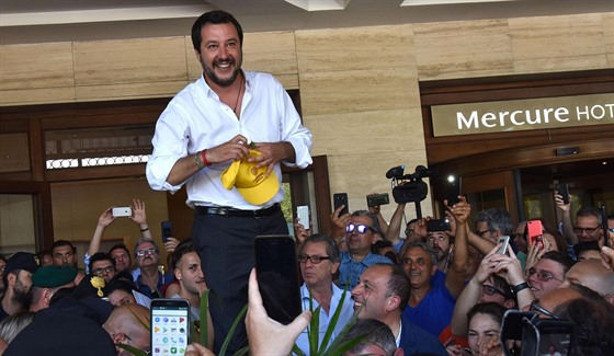 Matteo Salvini na mítinku v Katánii (3. června 2018)