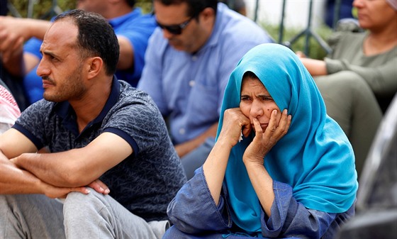 U břehů Tuniska se potopila loď s migranty. Zemřelo nejméně 68 lidí (4. června...