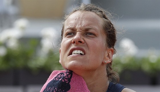 Barbora Strýcová pouívá runík bhem tvrtého kola Roland Garros.