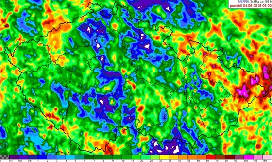 Radarové odhady týdenního úhrnu srážek od 28. května do 4. června 2018. Bílé skvrny jsou místa, kde nepršelo vůbec.