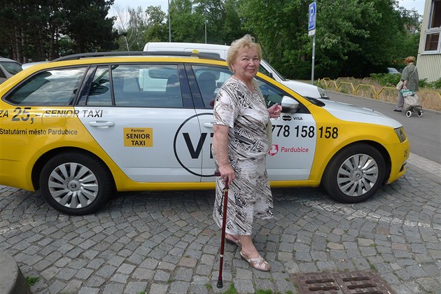 Pardubická penzistka Milada Pavlíková bude Senior taxi vyuívat k cestám za...