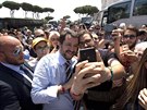 Matteo Salvini mezi svými píznivci v ím (2. ervna 2018)