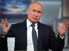 uský prezident Vladimir Putin bhem televizní besedy s obany (7. ervna 2018)