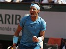 panlský tenista Rafael Nadal emotivn oslavuje zisk druhé sady v semifinále...