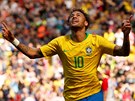 Brazilec Neymar slaví gól v pípravném utkání proti Chorvatsku.