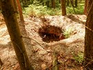 Nelegální kopáči u Byňova hledají vltavíny. Zůstávají po nich hluboké krátery...