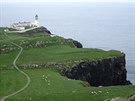 Skotský Isle of Skye: Kouzelný maják Neist Point Lighthouse byl rozsvícený...