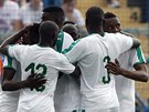 Senegaltí fotbalisté se radují z gólu proti Chorvatsku.
